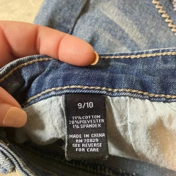 Rue 21 Denim Cutoff Jean Shorts with Cream Lace Crochet Accent‎ Size 9-10 - Picture 7 of 12